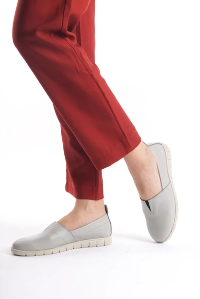 Kadın Hakiki Deri Önü Lastik Detaylı Rahat Esnek Taban Günlük Ayakkabı - Resim 3