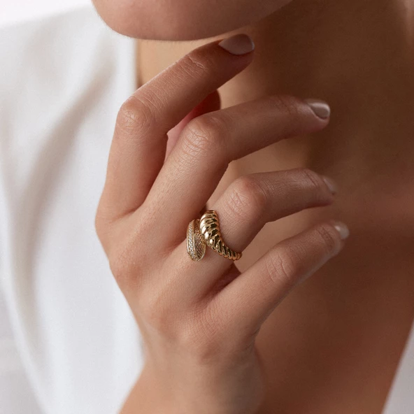 8 Ayar Altın Taşlı Sarmal Burgu Desenli Kadın Yüzük - 4