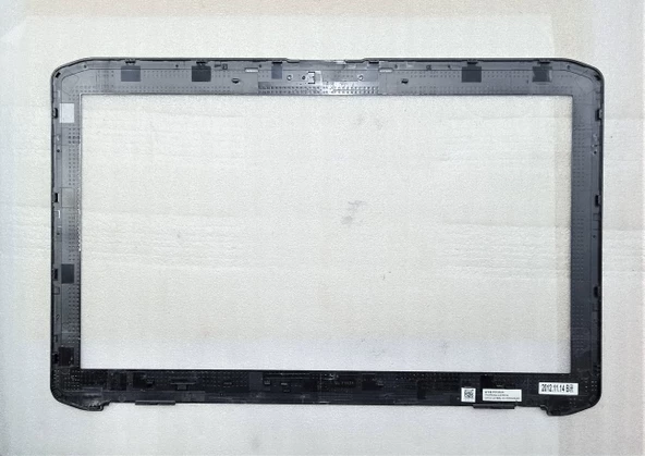 Dell Latitude E5530 EKRAN ÇERÇEVESİ - 2