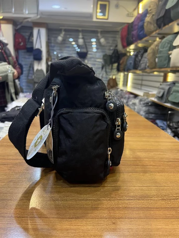 Çapraz Askılı Ultra Hafif Çok Cepli Omuz Çantası Siyah (Model: 571-6F) - 2