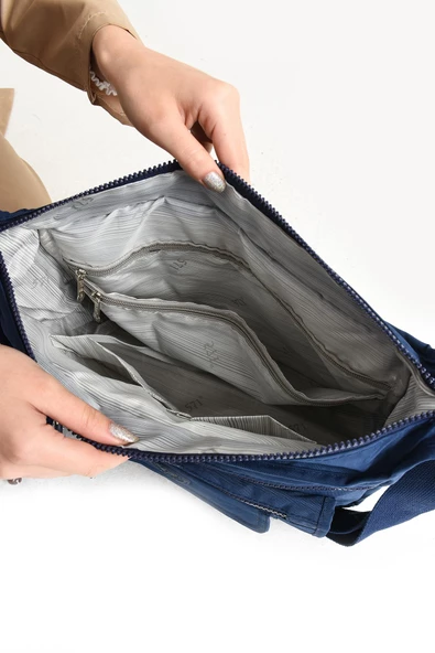 571 collections Ultra Hafif Su Geçirmez Çok Cepli Omuz Çantası Laci (Model: 571-5D) - Resim 4