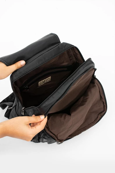 571 collections Yıkanmış Deri Sırt Çantası Siyah (Model: 571-11-11E) - Resim 4