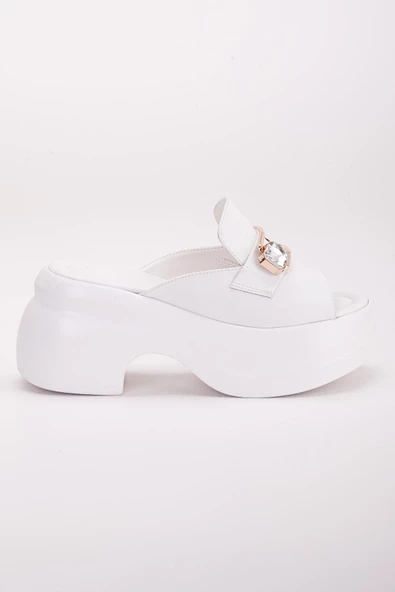 Platform TabanTümyüz Toka Taşlı Cilt Beyaz Kadın Dolgu Topuk Terlik - Resim 3
