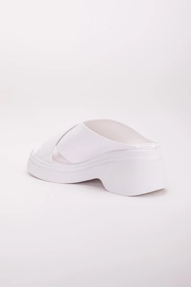 Rugan Kalın Çapraz Bantlı Beyaz Kadın Dolgu Topuklu Terlik - Resim 5