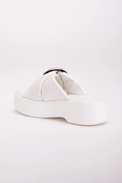 Büyük Tokalı Kalın Taban Cilt Beyaz Kadın Dolgu Topuk Terlik - Resim 5