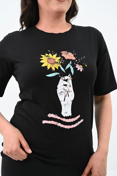 Kadın Büyük Beden Çiçek Tutan El Baskılı T-Shirt 1574-23 - 4