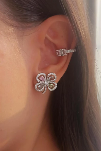 Kadın Vip Seri Baget Zirkon Taşlı Yonca Model Küpe ürün görseli