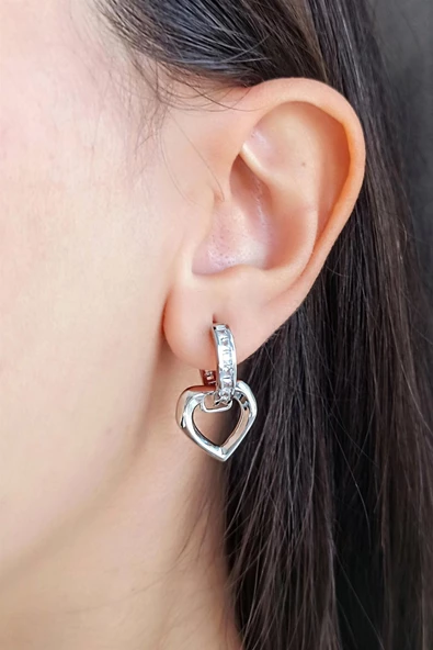 Kadın Vip Seri Baget Zirkon Taşlı Sallantılı Kalp Model Klipsli 2'li Set Küpe ürün görseli
