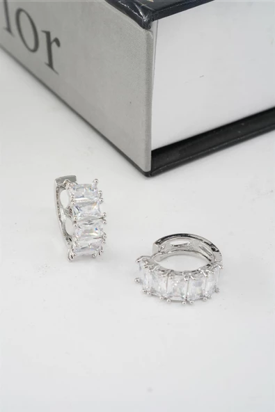 Kadın Vip Seri Baget Zirkon Taşlı Halka Model Klipsli 2'li Set Küpe ürün görseli