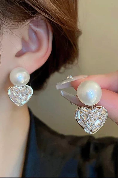 Kadın Vip Seri Baget Zirkon Taşlı Suni İncili Küpe ürün görseli