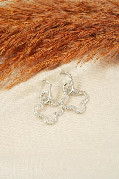 Kadın Özel Tasarım  Sallantılı Yonca Model Küpe ürün görseli