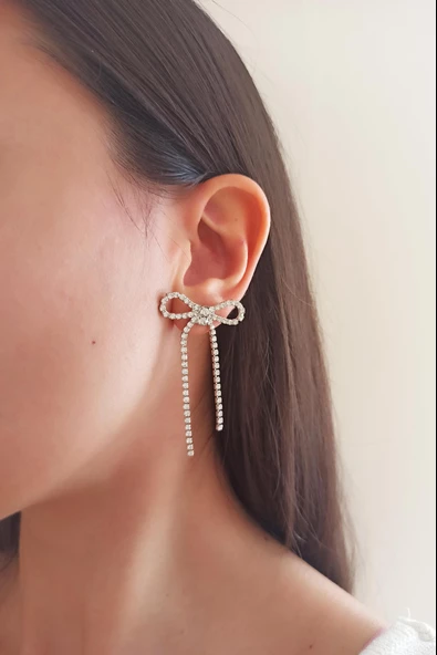 Kadın Özel Tasarım Zirkon Taşlı Kurdele Model Küpe ürün görseli