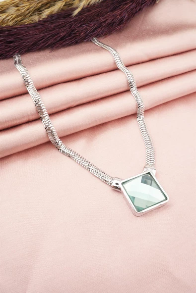 Kadın Özel Tasarım Kare Model Kesme Taşlı Model Yılan Zincirli Kolye ürün görseli