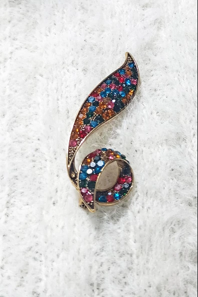 Kadın Özel Tasarım Tilki Kuyruk Figürlü Broş ürün görseli