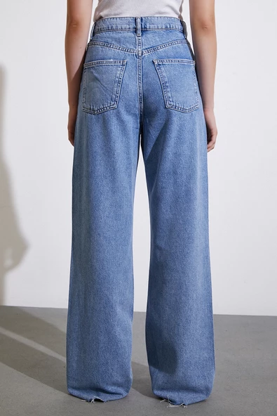 Yırtık Detaylı Kesik Paça Jean Mavi - Resim 6