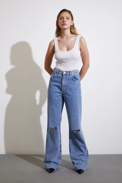 Yırtık Detaylı Kesik Paça Jean Mavi - Resim 2