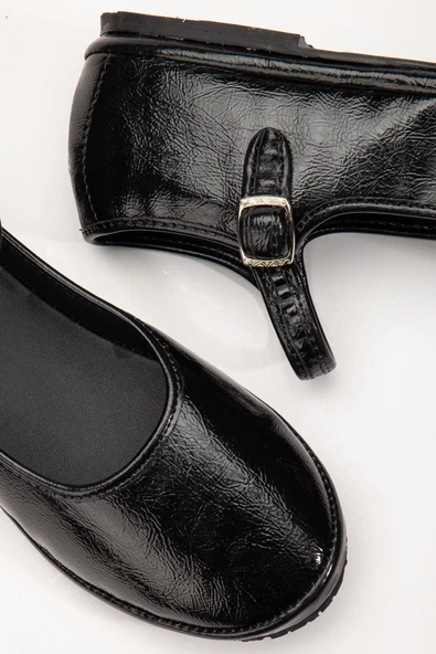 Siyah Cilt Toka Detaylı Düz Taban Kadın Balerin Babet - 4