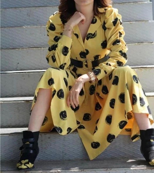 Kolları Büzgülü Belden Pileli Uzun Siyah Puantiyeli Sarı Elbise - Resim 3