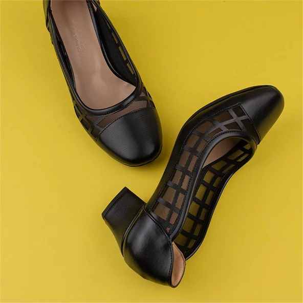 Trend Adımlar Siyah Özel Üretim Kadın Parlak Desen Klasik Ayakkabı - 6