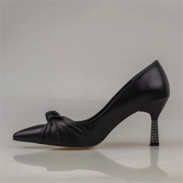 Trend Adımlar Siyah Chic Fol Kadın Büzgülü Sivri Burun Klasik Ayakkabı - 3