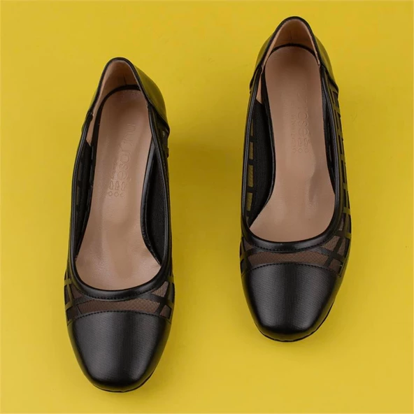 Trend Adımlar Siyah Özel Üretim Kadın Parlak Desen Klasik Ayakkabı - 5