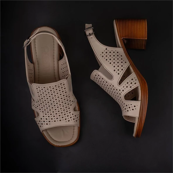 Trend Adımlar Bej Chic Breeze Kadın Delikli Kalın Topuk Sandalet - 6