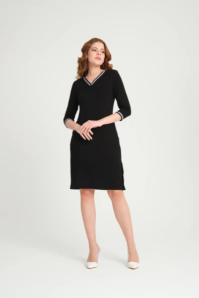 Kadın V Yaka Çıtçıt Detaylı Elbise Siyah