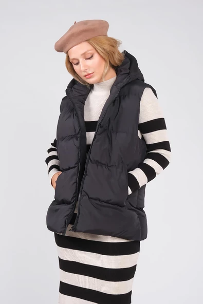 Kadın Kapüşonlu Şişme Yelek Siyah - 3