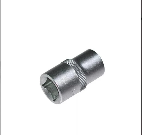 İzeltaş 18 mm 1/2 Altı Köşe Lokma Anahtar