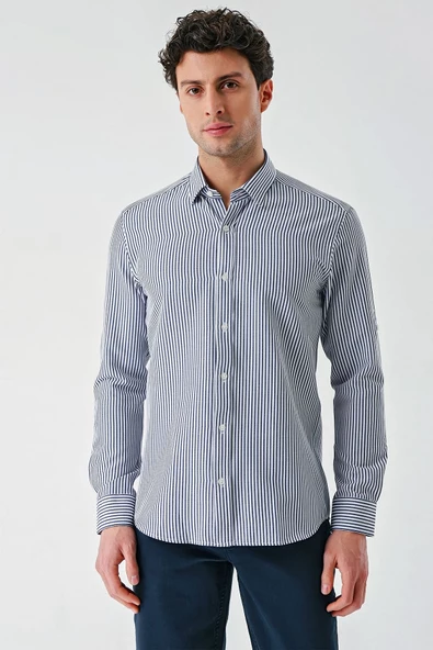 Koyu Lacivert Kısalabilir Kol Biritli Yaka Cepsiz Pamuklu Klasik Slim Fit Gömlek 1004240156
