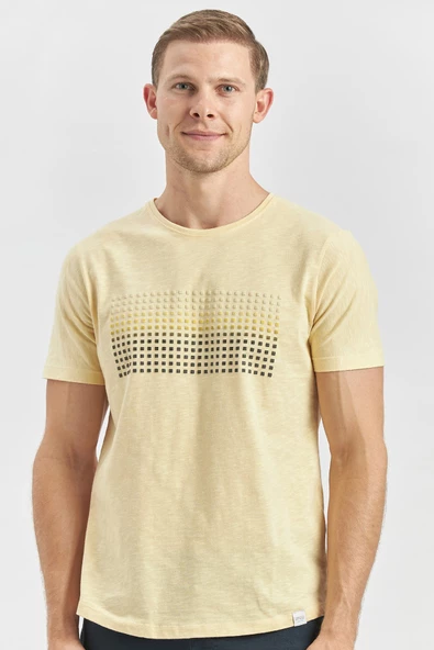 Sarı Baskılı Bez Ayağı Bisiklet Yaka Cepli %100 Pamuk Slim Fit Dar Kesim Tişört 1011240182 - Resim 5