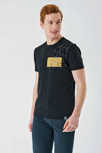 Siyah Baskılı Bez Ayağı Bisiklet Yaka Cepli %100 Pamuk Slim Fit Dar Kesim Tişört 1011240180
