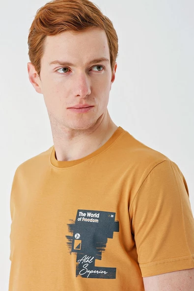 Hardal Baskılı Bez Ayağı Bisiklet Yaka %100 Pamuk Casual Slim Fit Dar Kesim Tişört 1011240166 - Resim 2