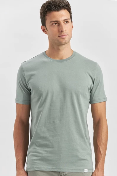 Yeşil Kısa Kol Düz Bez Ayağı Bisiklet Yaka Casual Slim Fit Tişört 1011240193 - Resim 3