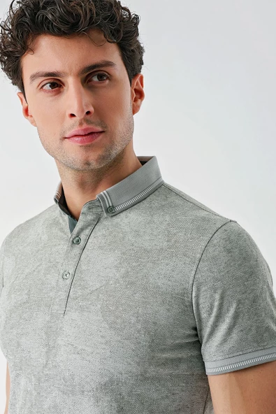 Koyu Haki Desenli Jakarlı Düğmeli Yaka Cepli Casual Slim Fit Dar Kesim Tişört 1011240176 - 5