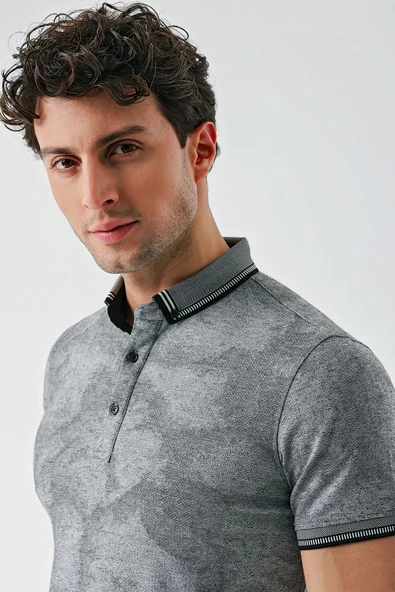 Siyah Desenli Jakarlı Düğmeli Yaka Cepli Casual Slim Fit Dar Kesim Tişört 1011240176 - Resim 6