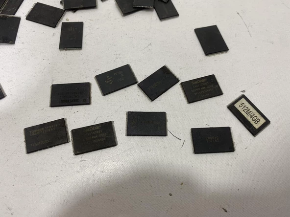 Flash Memory Bga Çip 4Gb 100 Adet (Çıkma Parça) - 3