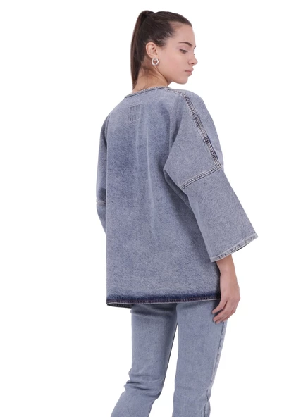 Bol Kalıplı ve Orta Boylu Kemersiz Rahat / Oversize Kadın Kot Kimono Açık Mavi Denim Dört Mevsim