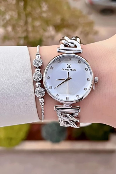 Daniel Klein DKISTE1336 Gümüş Renk Hediye Paketli Kadın Kol Saati ve Bileklik - Resim 3