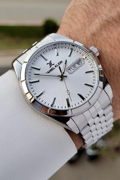 Daniel Klein DKISTE1306 Gümüş Renk Takvimli Ve Gün Foksiyonlu Renk Erkek Kol Saati - Resim 4