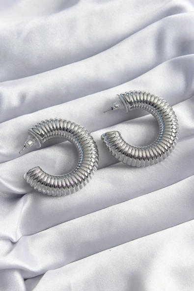 Pirinç Gümüş Renk İşleme Halka Model Kadın Küpe ürün görseli 1