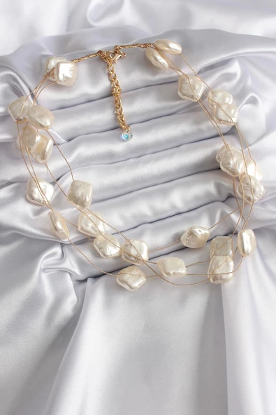 Gold Renk Metal Çoklu İnci Model Kadın Kolye ürün görseli 1