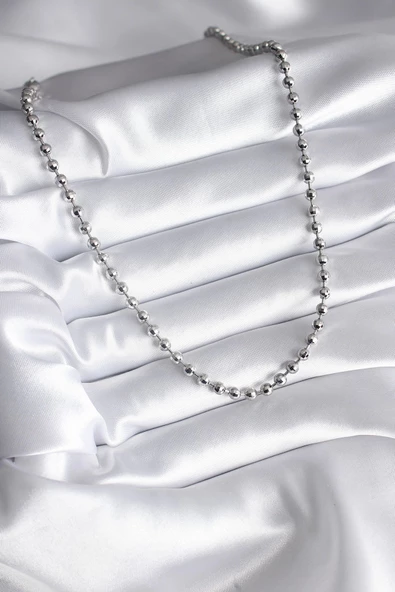 Pirinç Gümüş Renk Topçuk Detay Kadın Kolye - Resim 2