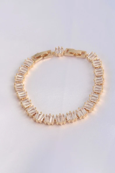 Vip Seri Pirinç Zirkon Taşlı Gold Renk Kare Su Yolu Model Bileklik