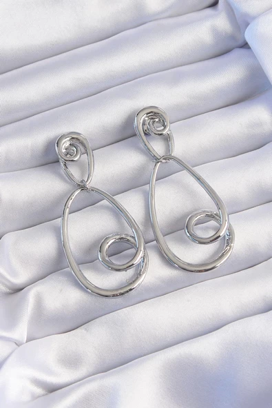 Pirinç Gümüş Renk Kıvrımlı Sallantılı Küpe ürün görseli 1