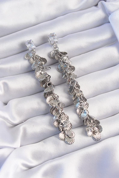 Pirinç Gümüş Renk Zirkon Taşlı Minimal Deniz Kabuklu Sallantılı Küpe ürün görseli 1