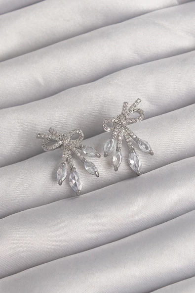 Pirinç Gümüş Renk Zirkon Taşlı Fiyonk Küpe ürün görseli 1