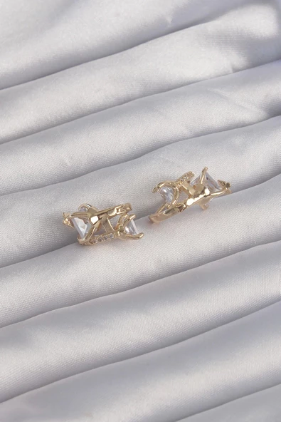 Pirinç Gold Renk İri Zirkon Taşlı Kıvrımlı Minimal Kelebekli Halka Küpe ürün görseli 1