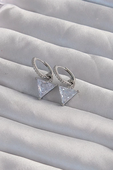 Pirinç Gümüş Renk Üçgen Zirkon Taşlı Sallantılı Halka Küpe ürün görseli 1