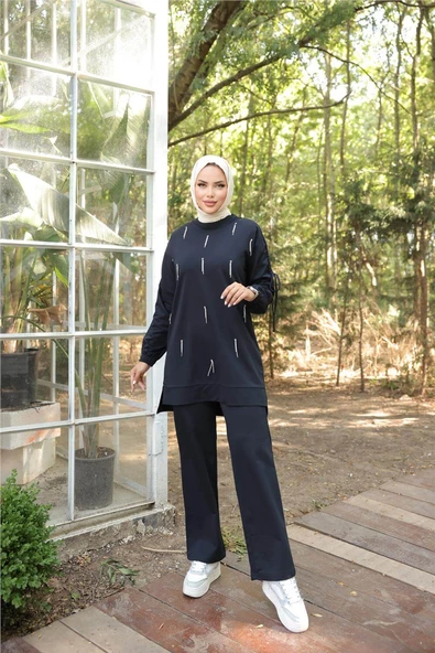 O Yaka Koldan Bağcıklı Taş Detaylı İkili Tesettür Eşofman Takımı - 71208.015 - Lacivert - Resim 7